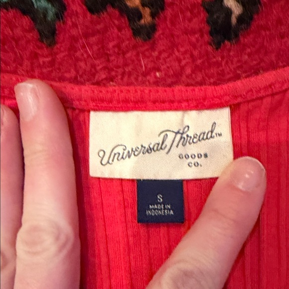 Universal Thread Red Ribbed V-Neck Blouse - Picture 2 of 3
